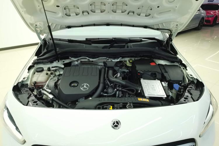 Used Mercedes-Benz B-Class 2020 B 180 Engine Bay