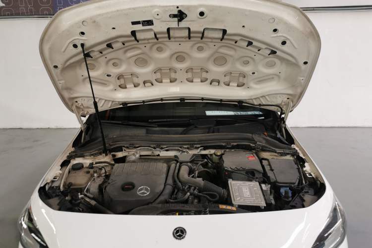 Used Mercedes-Benz B-Class 2020 B 180 Engine Bay