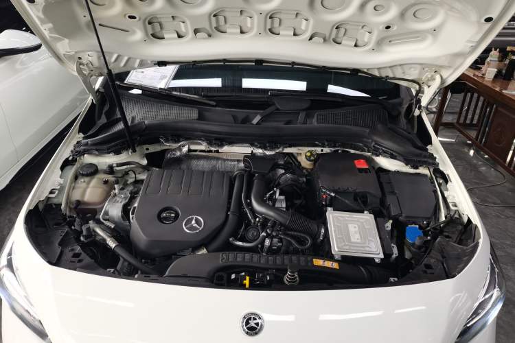 Used Mercedes-Benz B-Class 2020 B 200 Sport Edition Engine Bay