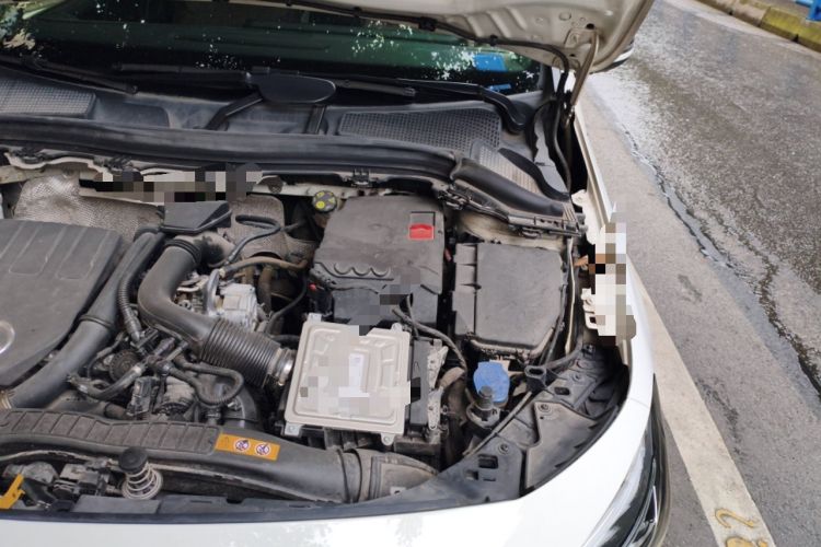 Used Mercedes-Benz B-Class 2020 B 200 Sport Edition Engine Bay Left