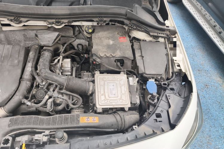 Used Mercedes-Benz B-Class 2020 B 200 Sport Edition Engine Bay Left