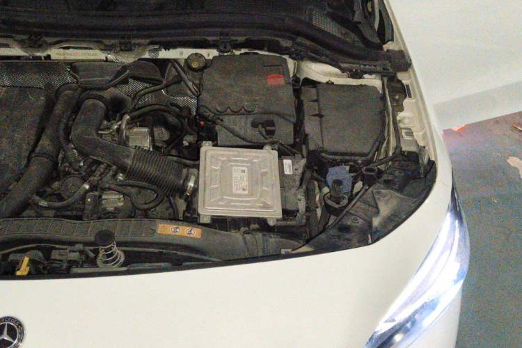 Used Mercedes-Benz B-Class 2020 B 200 Sport Edition Engine Bay Left