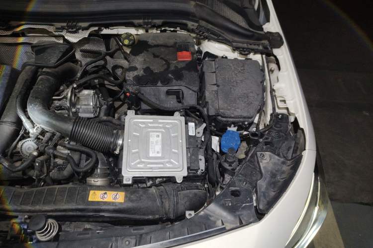 Used Mercedes-Benz B-Class 2020 B 200 Sport Edition Engine Bay Left