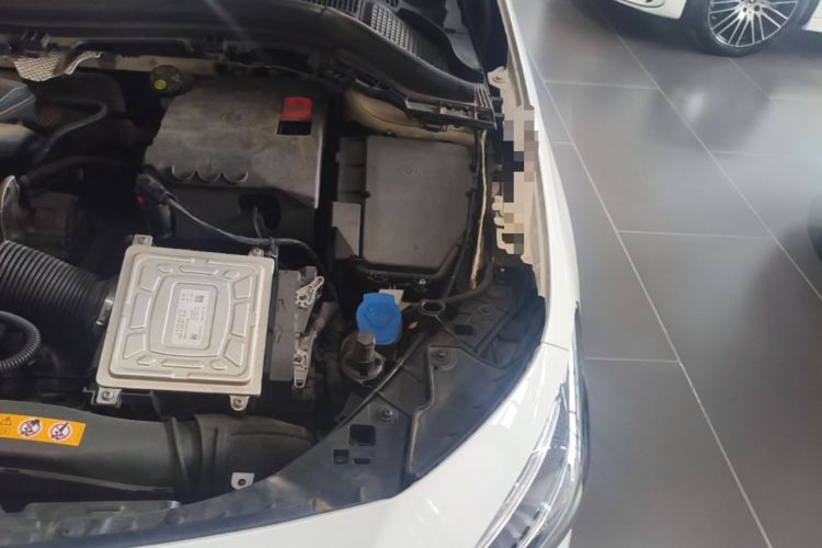 Used Mercedes-Benz B-Class 2020 B 200 Sport Edition Engine Bay Left