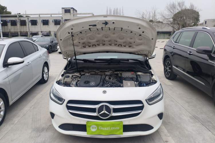 Used Mercedes-Benz B-Class 2020 B 180 Engine Bay
