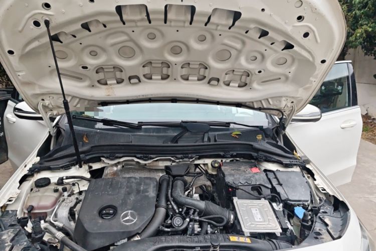 Used Mercedes-Benz B-Class 2020 B 200 Sport Edition Engine Bay