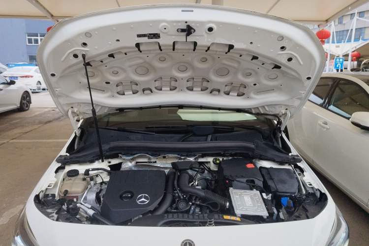Used Mercedes-Benz B-Class 2020 B 200 Sport Edition Engine Bay