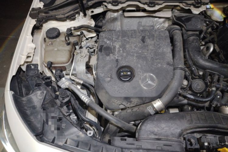 Used Mercedes-Benz B-Class 2020 B 200 Sport Edition Engine Bay Right