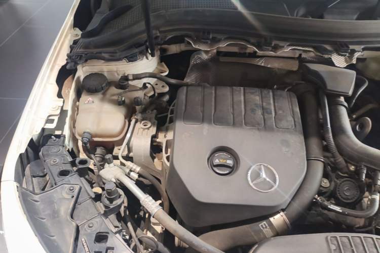 Used Mercedes-Benz B-Class 2020 B 200 Sport Edition Engine Bay Right