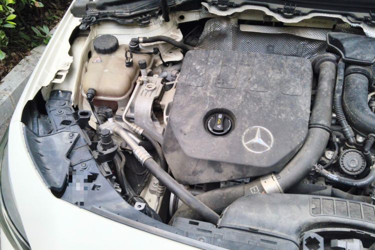 Used Mercedes-Benz B-Class 2020 B 200 Sport Edition Engine Bay Right