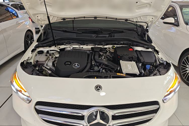 Used Mercedes-Benz B-Class 2020 B 200 Sport Edition Engine Bay