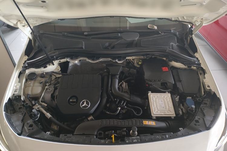 Used Mercedes-Benz B-Class 2020 B 200 Fashion Model Engine Bay