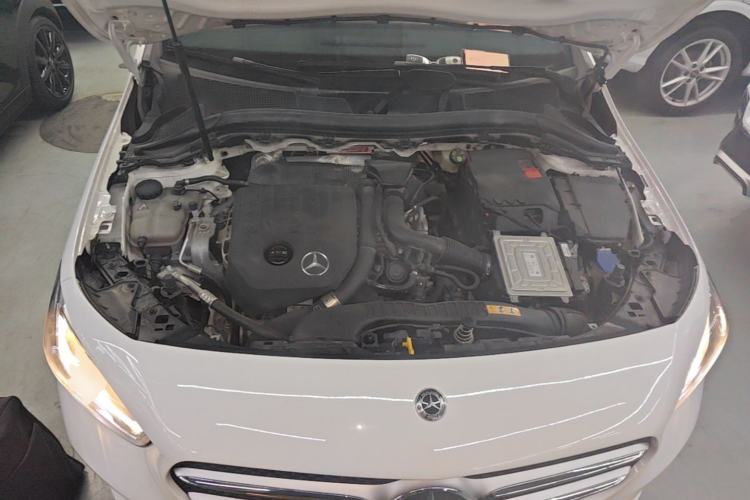 Used Mercedes-Benz B-Class 2020 B 180 Engine Bay
