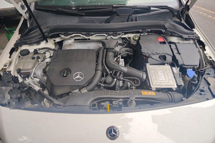 Used Mercedes-Benz B-Class 2020 B 180 Engine Bay