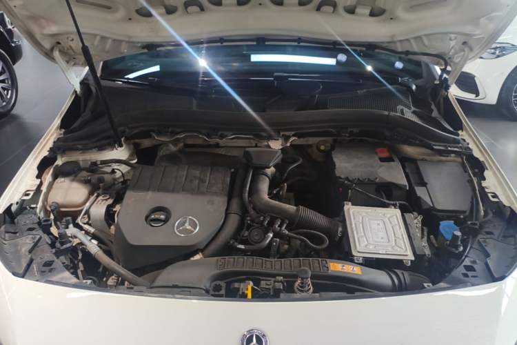 Used Mercedes-Benz B-Class 2020 B 200 Sport Edition Engine Bay