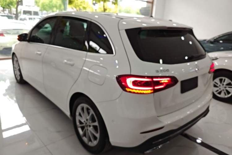 Used Mercedes-Benz B-Class 2020 B 200 Fashion Model Exterior 2
