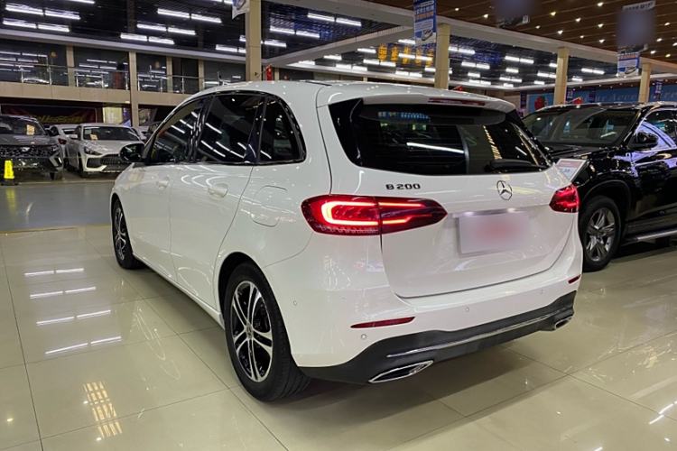 Used Mercedes-Benz B-Class 2020 B 200 Sport Edition Exterior 3
