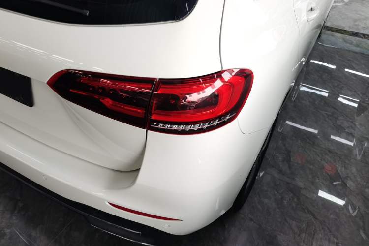 Used Mercedes-Benz B-Class 2020 B 200 Sport Edition Exterior 3
