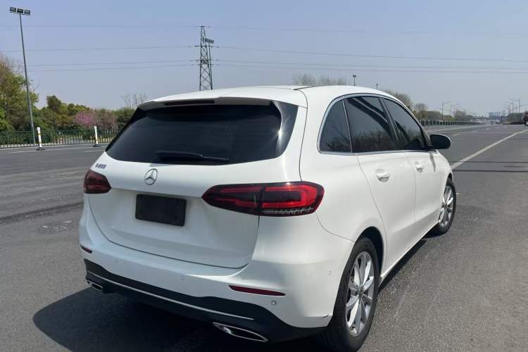 Used Mercedes-Benz B-Class 2020 B 200 Fashion Model Exterior 4