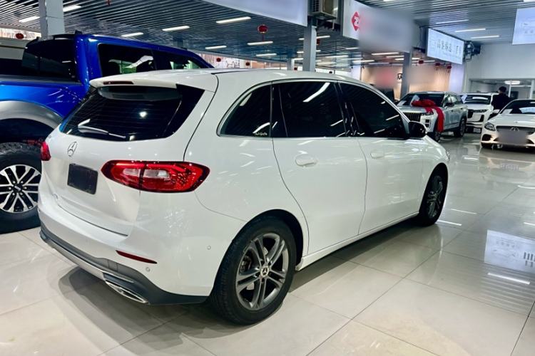 Used Mercedes-Benz B-Class 2020 B 180 Exterior 5