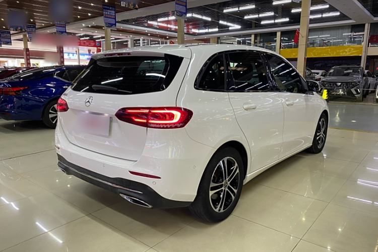 Used Mercedes-Benz B-Class 2020 B 200 Sport Edition Exterior 5