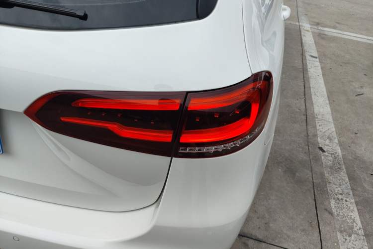 Used Mercedes-Benz B-Class 2020 B 200 Fashion Model Exterior 6