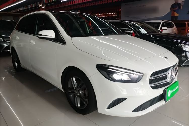 Used Mercedes-Benz B-Class 2020 B 200 Sport Edition Front Right 45 Deg