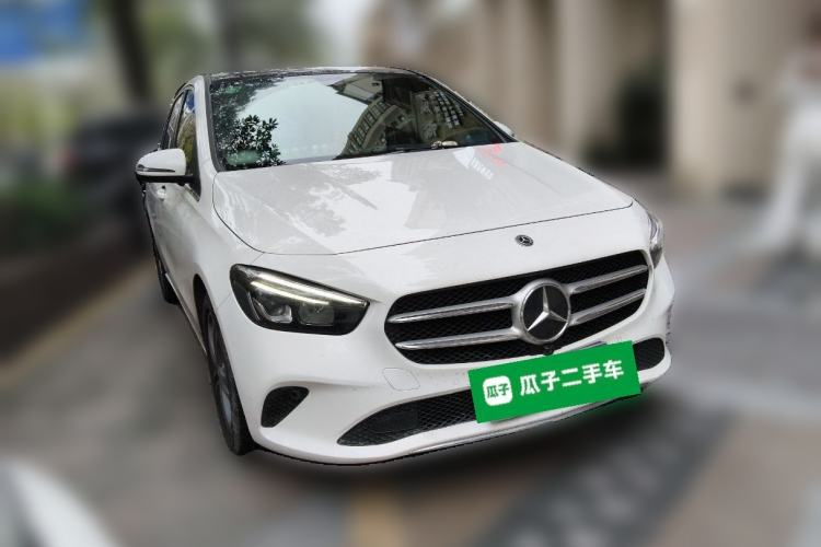 Used Mercedes-Benz B-Class 2020 B 200 Sport Edition Front Right 45 Deg