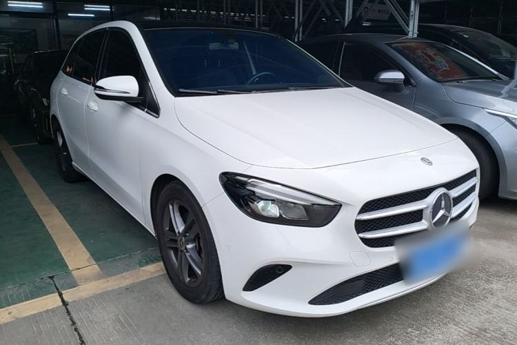 Used Mercedes-Benz B-Class 2020 B 200 Sport Edition Front Right 45 Deg