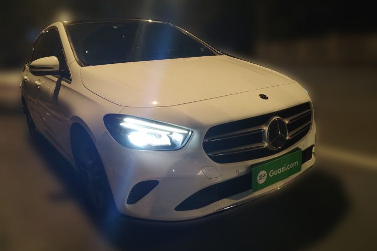 Used Mercedes-Benz B-Class 2020 B 200 Sport Edition Front Right 45 Deg