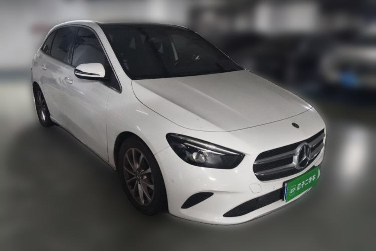Used Mercedes-Benz B-Class 2020 B 200 Fashion Model Front Right 45 Deg