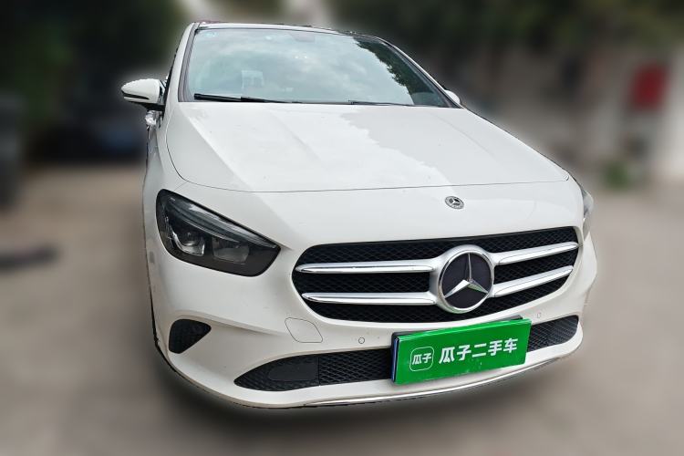 Used Mercedes-Benz B-Class 2020 B 200 Sport Edition Front Right 45 Deg