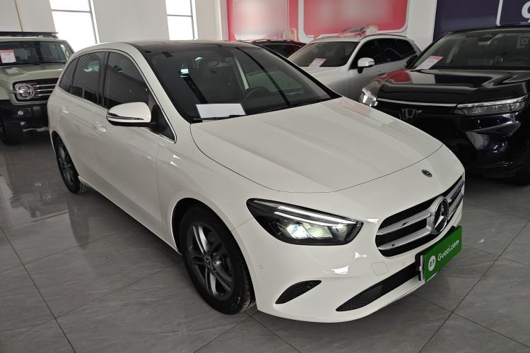 Used Mercedes-Benz B-Class 2020 B 200 Sport Edition Front Right 45 Deg