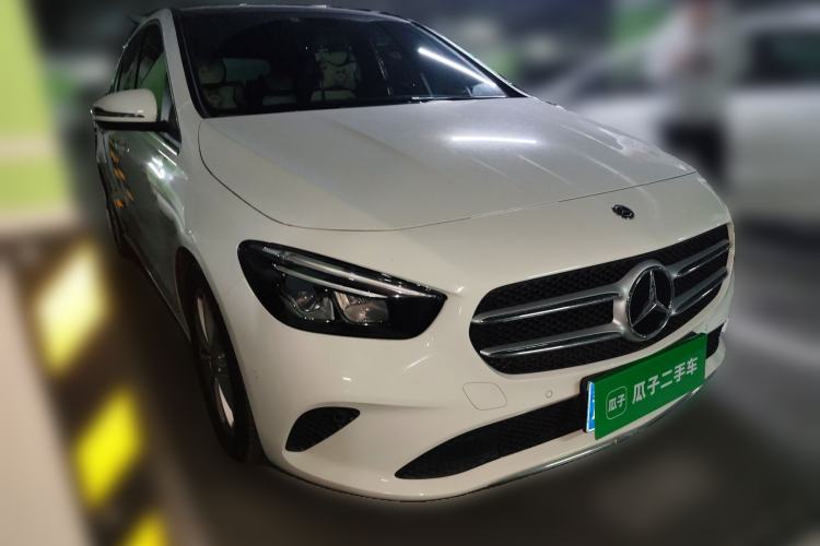 Used Mercedes-Benz B-Class 2020 B 200 Fashion Model Front Right 45 Deg