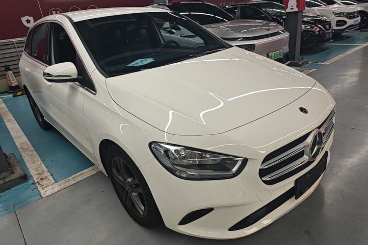 Used Mercedes-Benz B-Class 2020 B 180 Front Right 45 Deg
