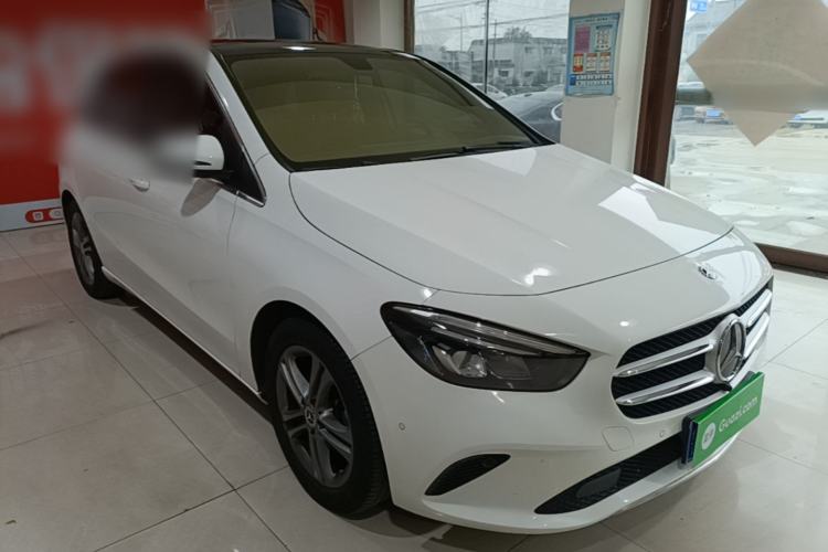 Used Mercedes-Benz B-Class 2020 B 200 Sport Edition Front Right 45 Deg
