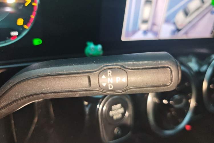 Used Mercedes-Benz B-Class 2020 B 200 Sport Edition Gear Lever