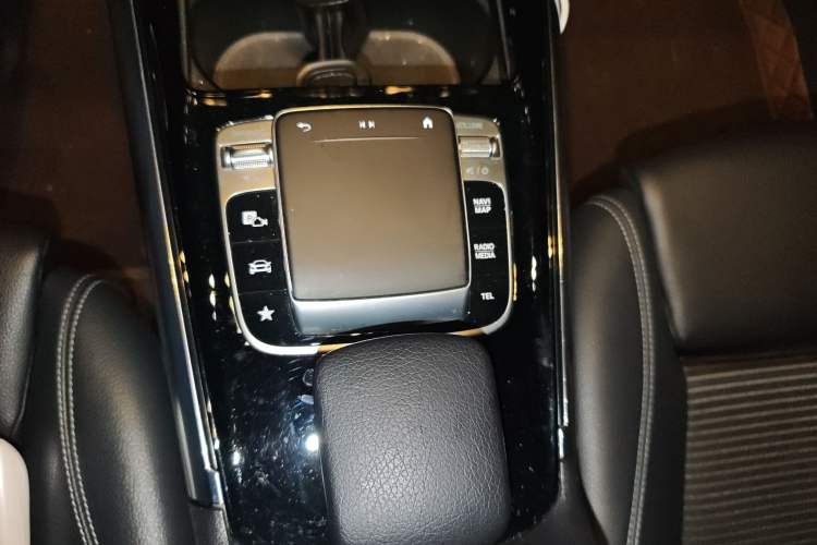 Used Mercedes-Benz B-Class 2020 B 200 Sport Edition Gear Lever