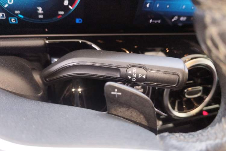 Used Mercedes-Benz B-Class 2020 B 200 Sport Edition Gear Lever