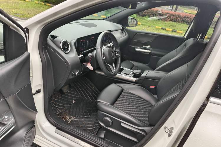 Used Mercedes-Benz B-Class 2020 B 180 Interior 1