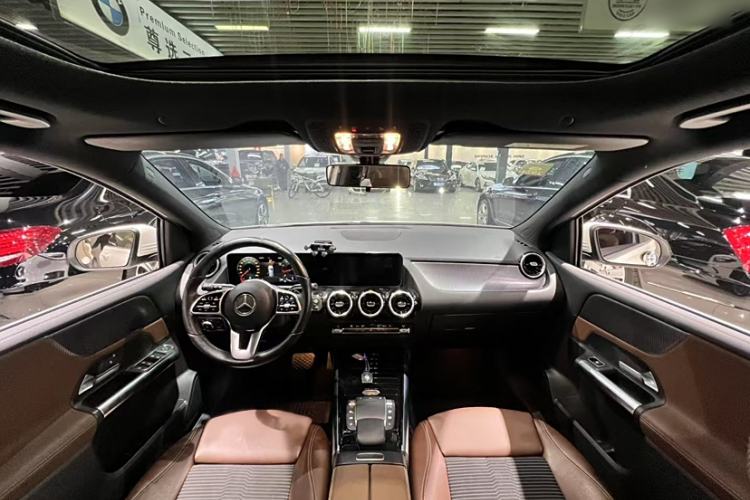 Used Mercedes-Benz B-Class 2020 B 200 Sport Edition Interior 1