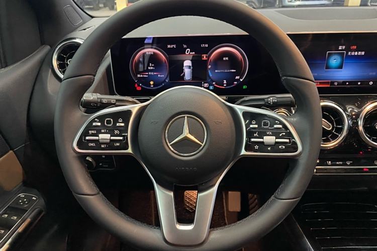 Used Mercedes-Benz B-Class 2020 B 200 Sport Edition Interior 2