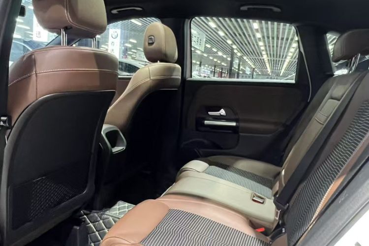 Used Mercedes-Benz B-Class 2020 B 200 Sport Edition Interior 3