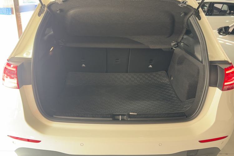 Used Mercedes-Benz B-Class 2020 B 200 Sport Edition Interior 4