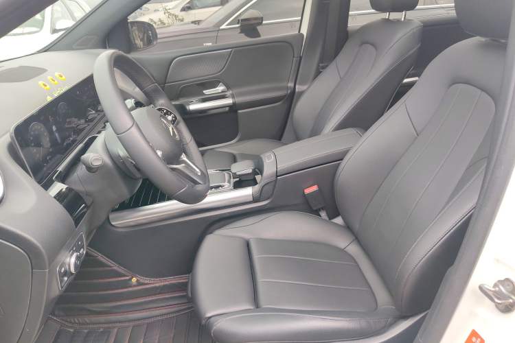 Used Mercedes-Benz B-Class 2020 B 200 Fashion Model Left Front Seat