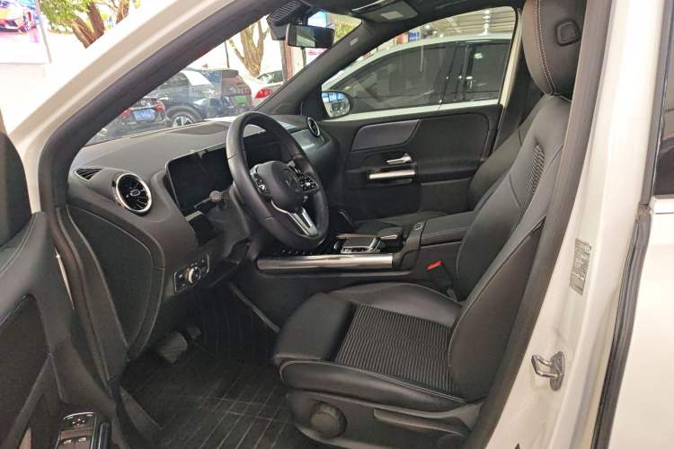 Used Mercedes-Benz B-Class 2020 B 200 Sport Edition Left Front Seat