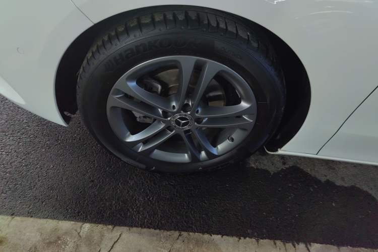 Used Mercedes-Benz B-Class 2020 B 180 Left Front Wheel Hub