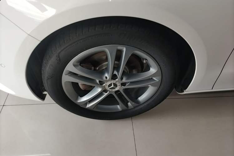Used Mercedes-Benz B-Class 2020 B 200 Sport Edition Left Front Wheel Hub