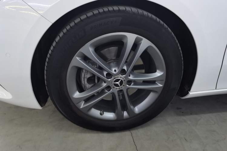 Used Mercedes-Benz B-Class 2020 B 200 Sport Edition Left Front Wheel Hub