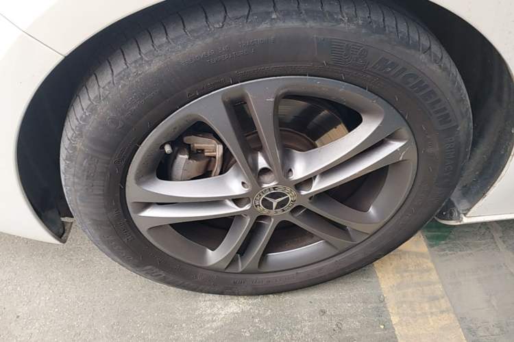 Used Mercedes-Benz B-Class 2020 B 200 Sport Edition Left Front Wheel Hub